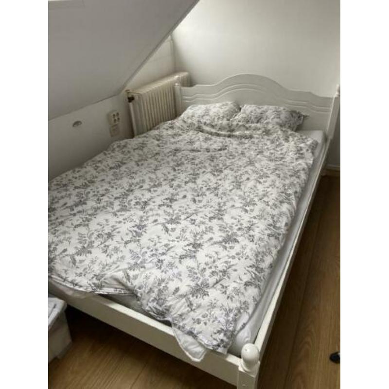 Houten bed (140x200) inclusief lattenbodem