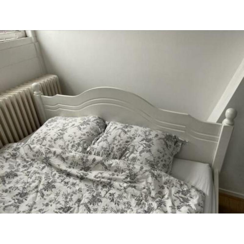 Houten bed (140x200) inclusief lattenbodem