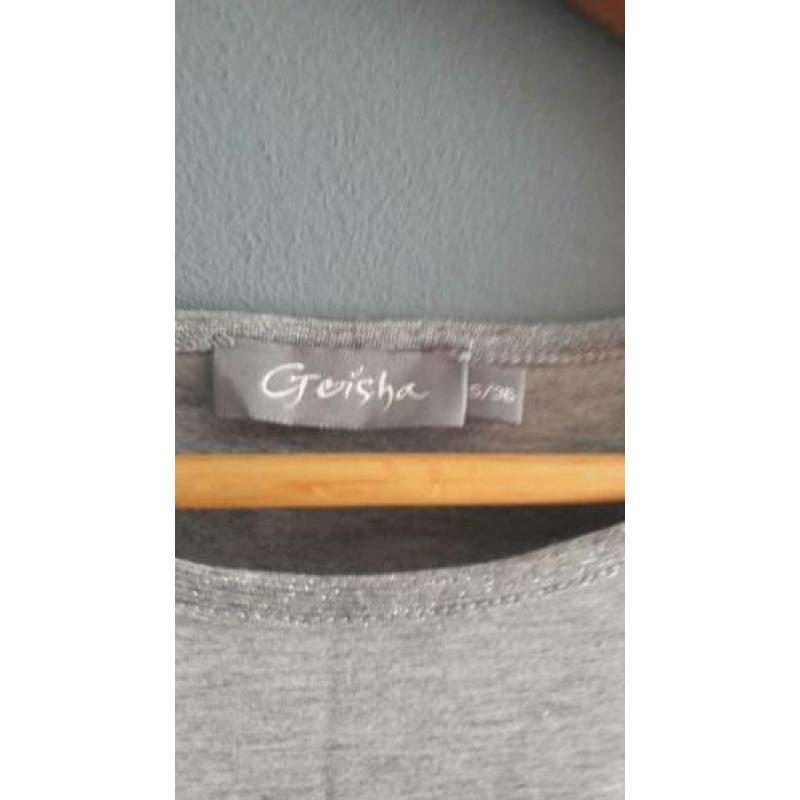 Nieuw apart grijs Geisha T-shirt Zie achterpand Maat S