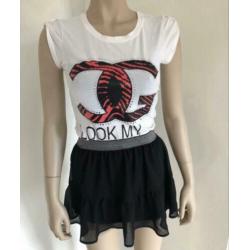 Shirt wit valt als XS rok bij mij adv