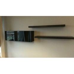 Wandkastjes 2x & wandplanken 2x