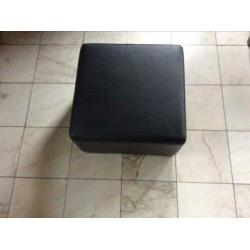 Hocker zwart leaderlook