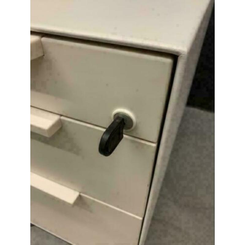 12x Vitra Ad Hoc / Korpus ladeblokken