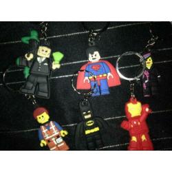 Traktatie 12x Lego sleutelhanger, lego gum +snoepje 15,00