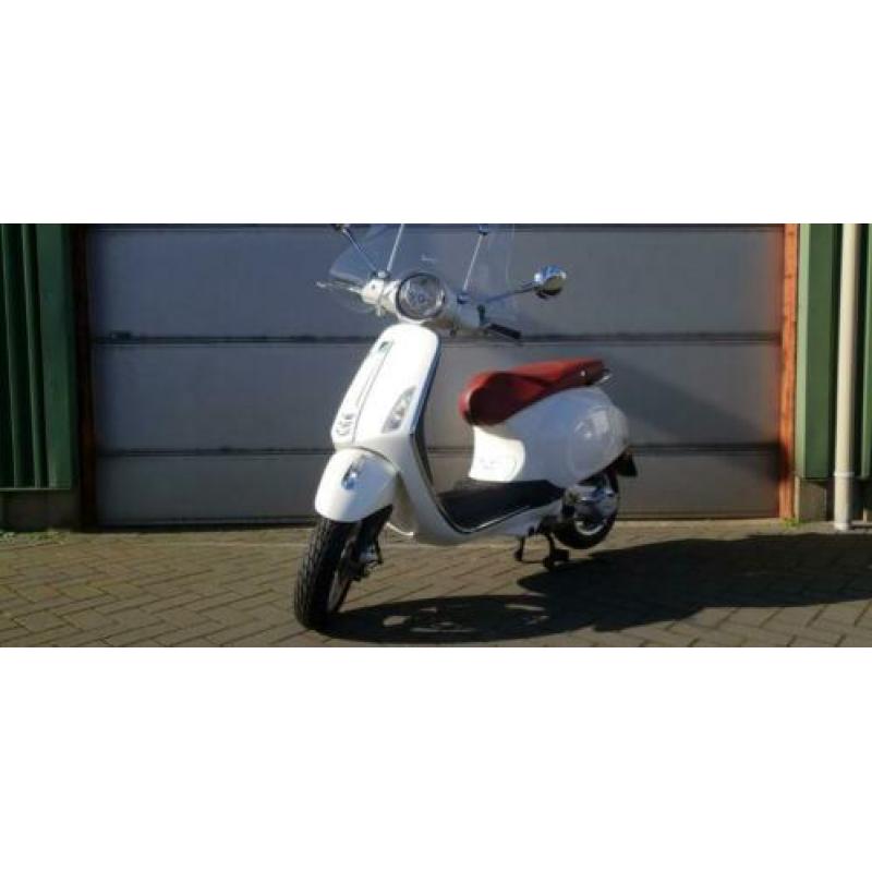 Vespa Primavera 960KM Nieuwstaat!!!