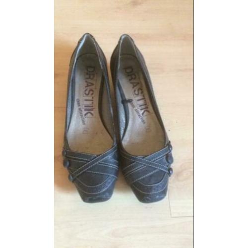 Leuke zwarte pumps mt 40
