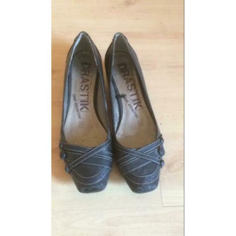 Leuke zwarte pumps mt 40