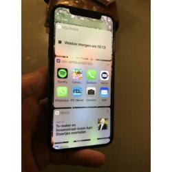 iPhone X 64gb gebarsten scherm.. zonder lader en oortjes..