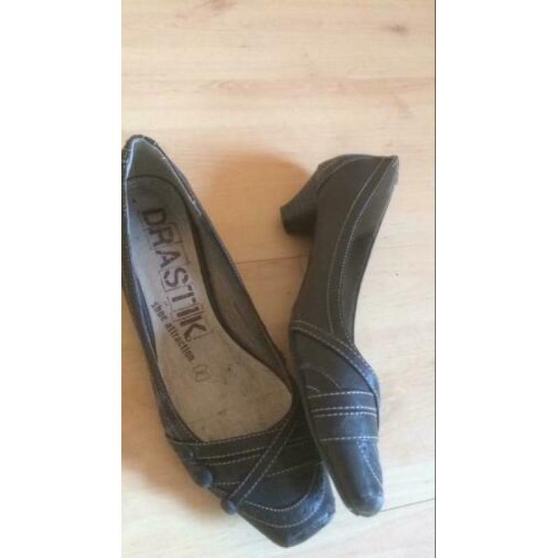 Leuke zwarte pumps mt 40