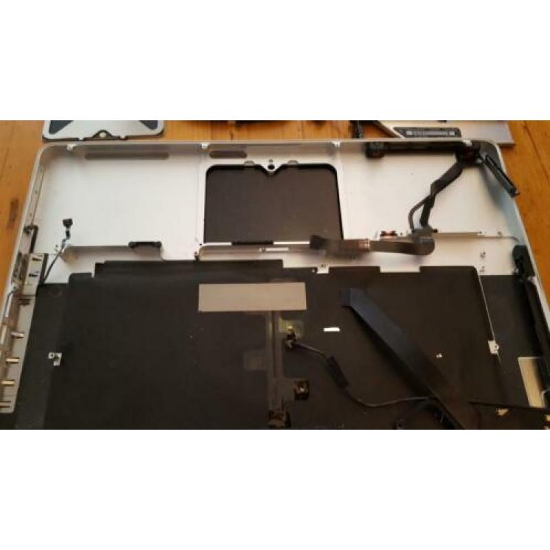 Behuizing Mac notebook pro uit 2011/2012 + onderdelen