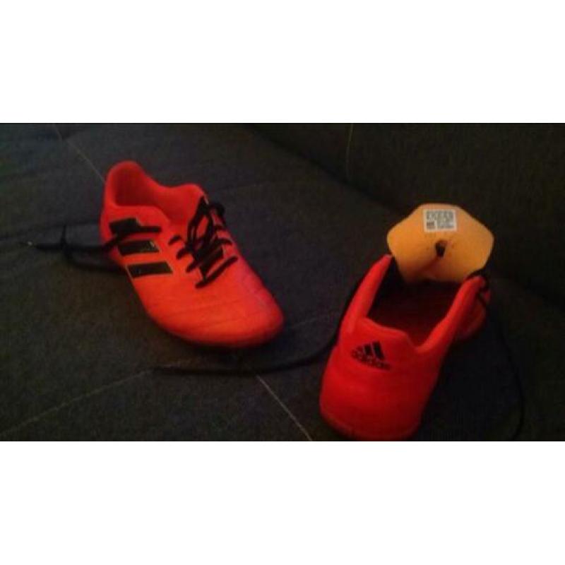 Indoor binnen zaal futsal schoenen maat 41,5