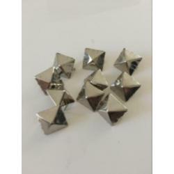 PARTIJ STUDS OM KLEDING TE VERFRAAIEN 10 stuks goudkleurig p
