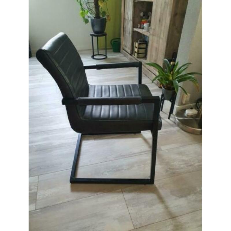 3 Eetkamer stoelen antraciet.