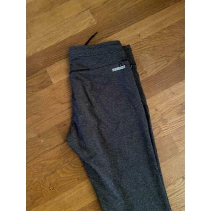 Mooie trainingsbroek van Sjeng, XL