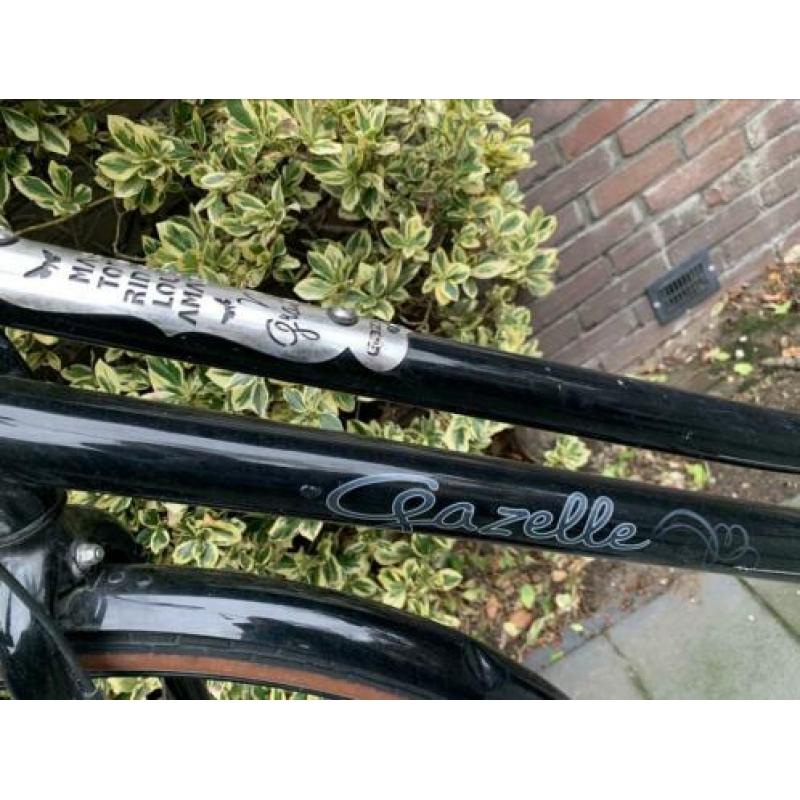Gratis af te halen; gazelle damesfiets (slechte as)