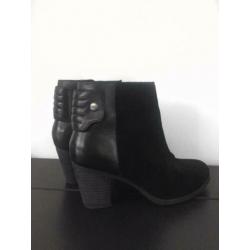 Stoere Carks laarsjes maat 39