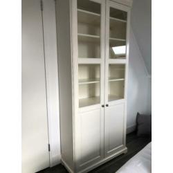 Kast Ikea met glazendeuren