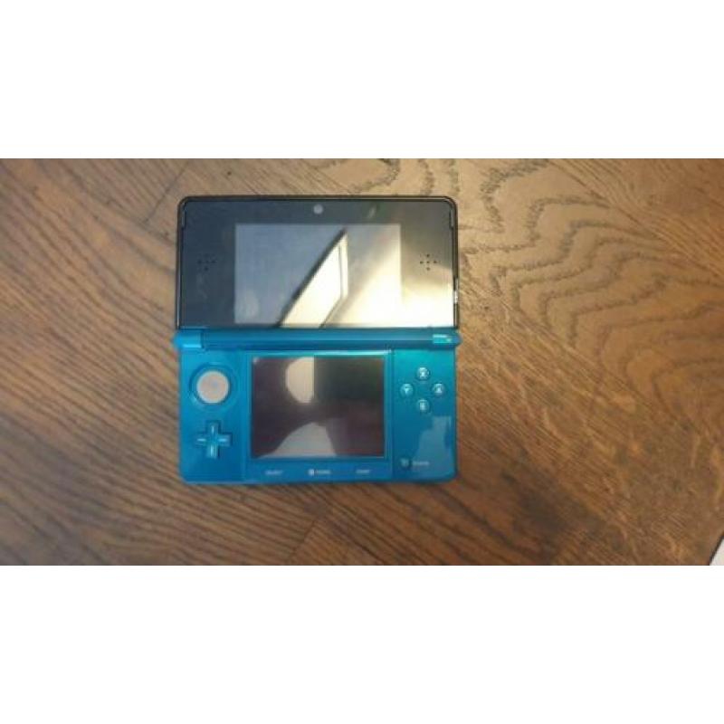 Nitendo 3DS incl. auto oplader en spel