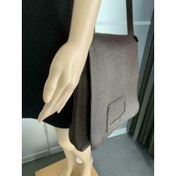 E133 tas schoudertas bruin handtas damestas
