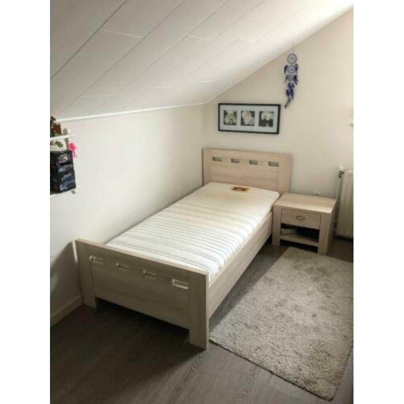 Een persoons bed