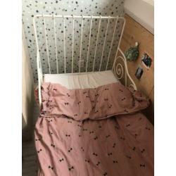 Stalen uitschuifbed Ikea