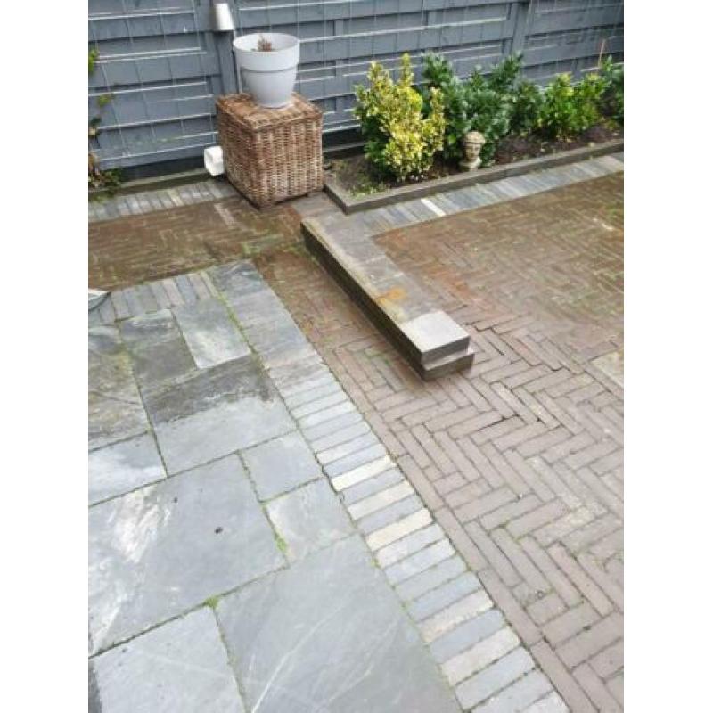natuurstenen opsluitbanden hardsteen 2 stuks over
