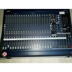 Yamaha MG24 14FX met Road Ready Flightcase