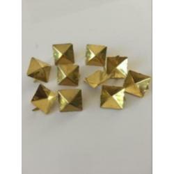 PARTIJ STUDS OM KLEDING TE VERFRAAIEN 10 stuks goudkleurig p
