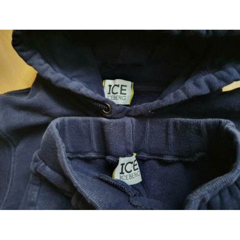Iceberg joggingspak, maat 116-122.