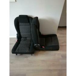 2 autostoelen Peugeot