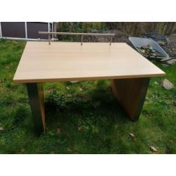 Houten bureau van zware kwaliteit en diep blad