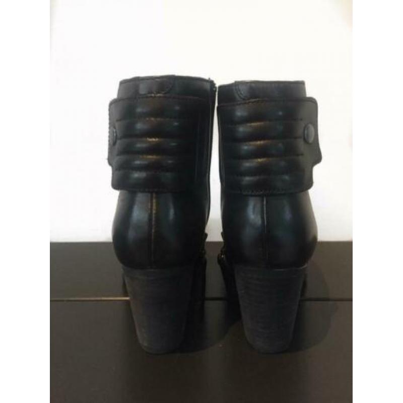 Stoere Carks laarsjes maat 39