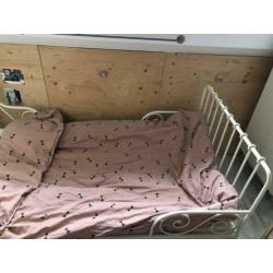 Stalen uitschuifbed Ikea