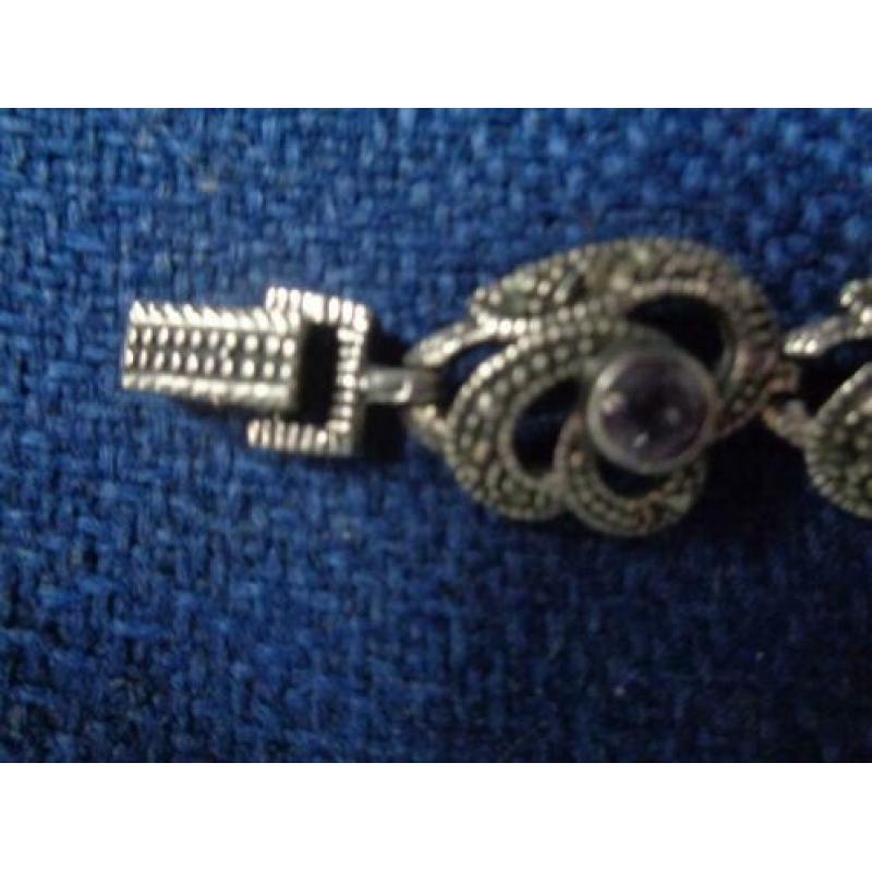 Art Nouveau Zilveren armband met 9 paarse kristallen,gemerkt