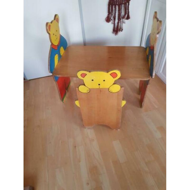 kindertafeltje en stoeltje