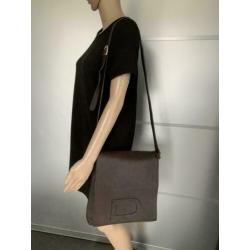 E133 tas schoudertas bruin handtas damestas