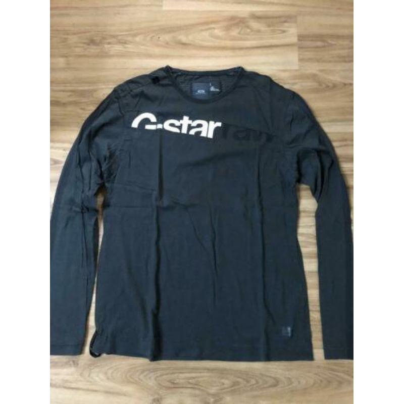 5 shirts + hoodie maat L
