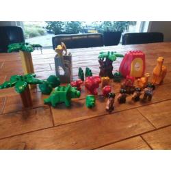 Duplo dinosaurussen, poppetjes oertijd etc