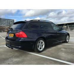 BMW 320i Touring Businessline Facelift - nwe distri ketting!