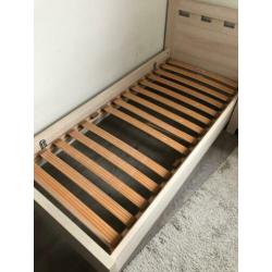 Een persoons bed