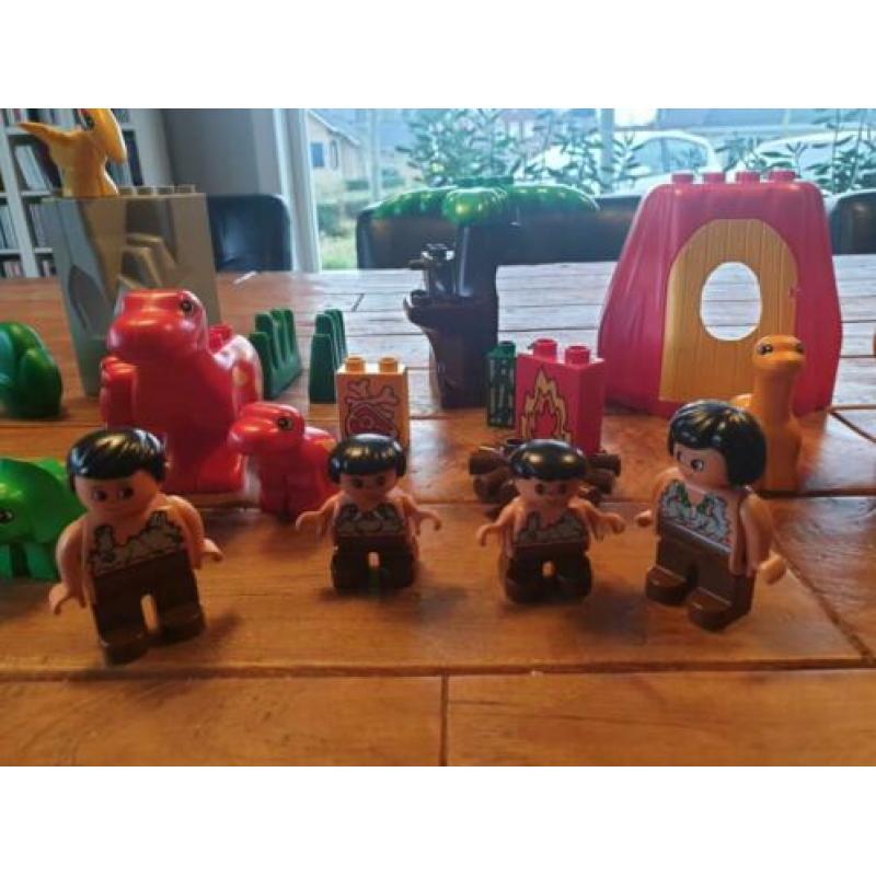 Duplo dinosaurussen, poppetjes oertijd etc