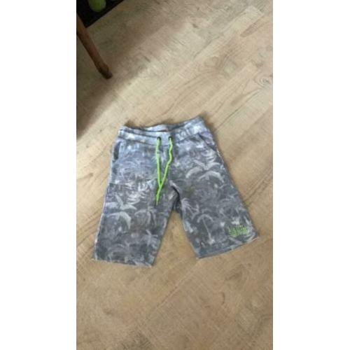 Als NIEUW: STOERE jogshort van VINGINO mt 10-140