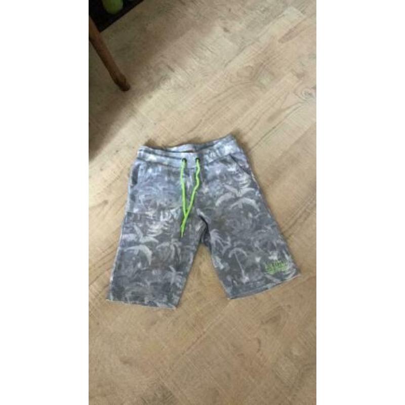 Als NIEUW: STOERE jogshort van VINGINO mt 10-140