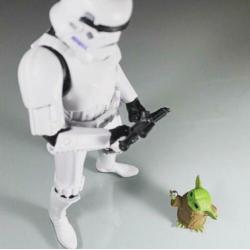 Baby Yoda with ball - Star Wars 6" Black Series compatible