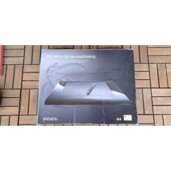 Intuos 3 tekentablet (A4) in doos incl. CD