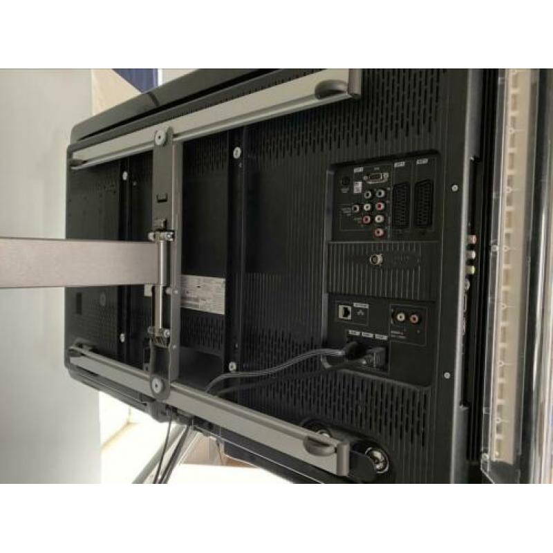 Philips ambilight lcd tv 42 inch