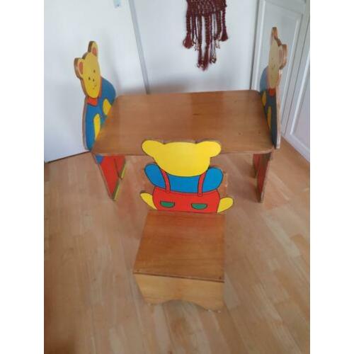 kindertafeltje en stoeltje