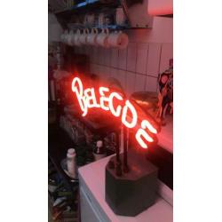 Neon reclame Belegde ..........