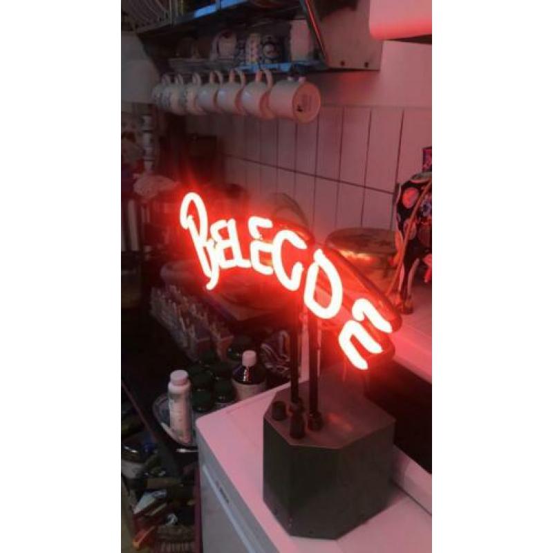 Neon reclame Belegde ..........