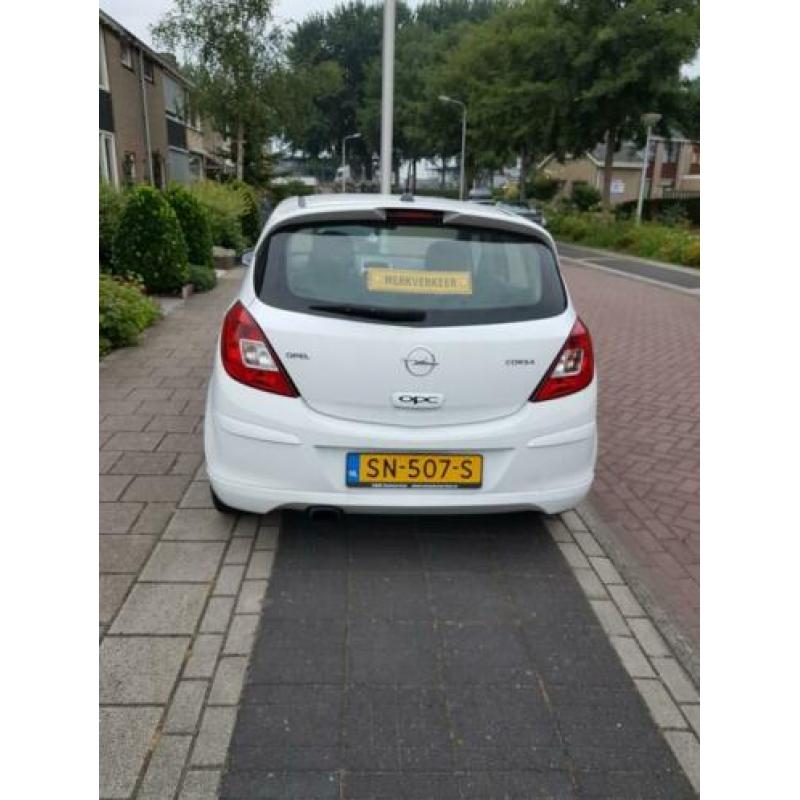 Opel Corsa 1.4 16V 5D WR 2009 Wit OPC editie
